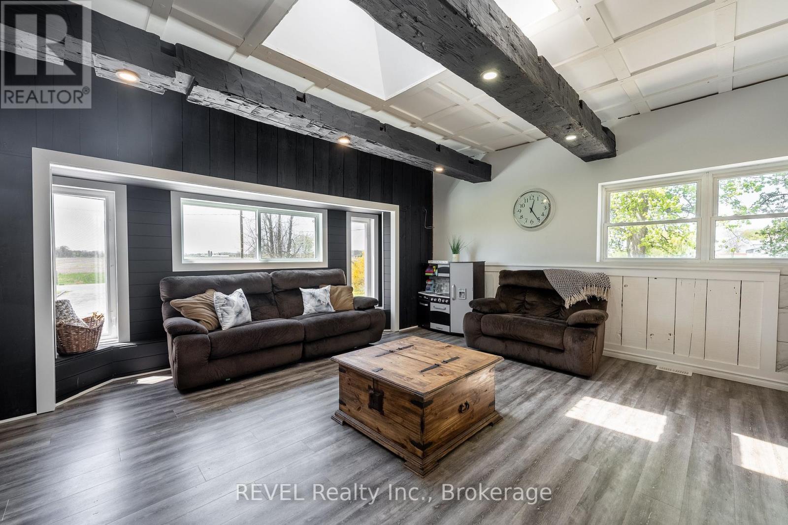 Photo 18 of 350 Kemp Road W, Grimsby ON