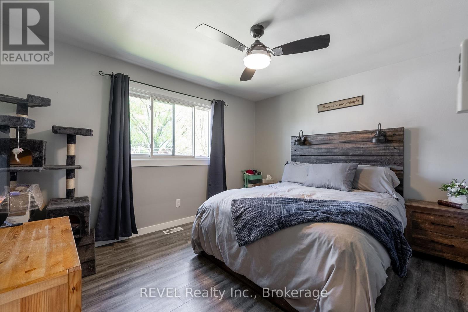 Photo 22 of 350 Kemp Road W, Grimsby ON