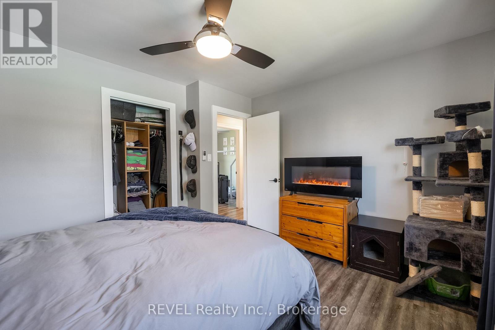 Photo 23 of 350 Kemp Road W, Grimsby ON