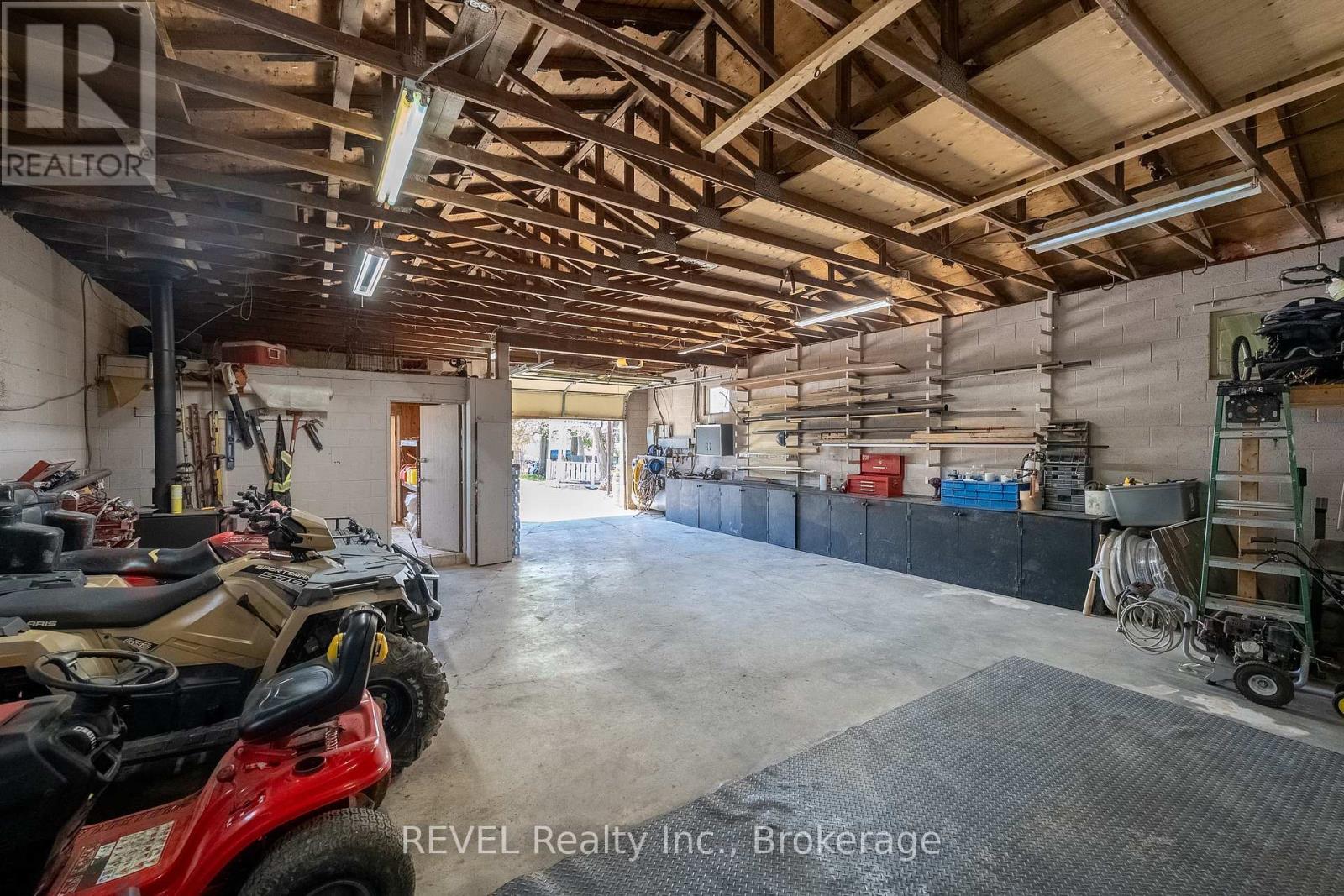 Photo 38 of 350 Kemp Road W, Grimsby ON
