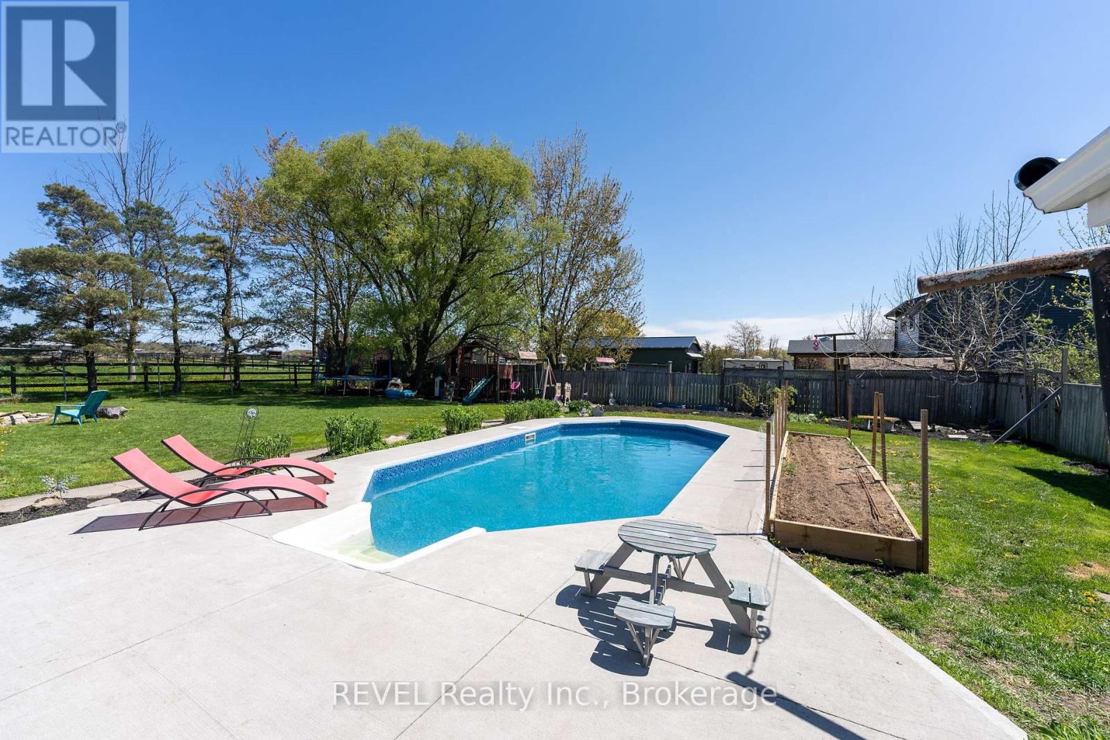 Photo 41 of 350 Kemp Road W, Grimsby ON