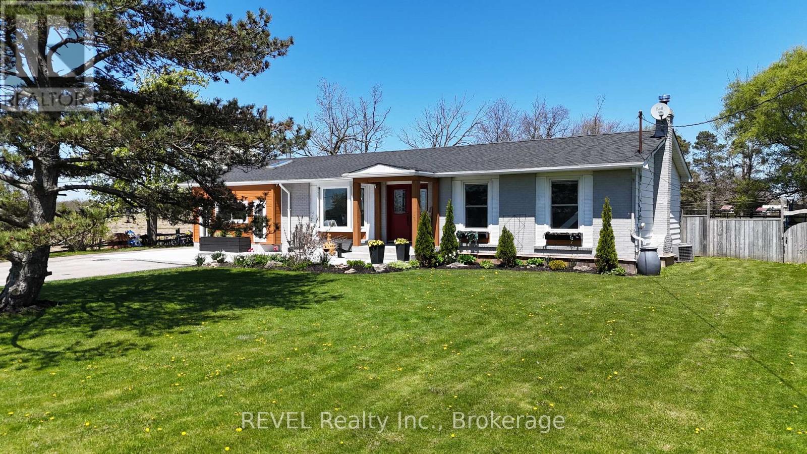 Photo 7 of 350 Kemp Road W, Grimsby ON