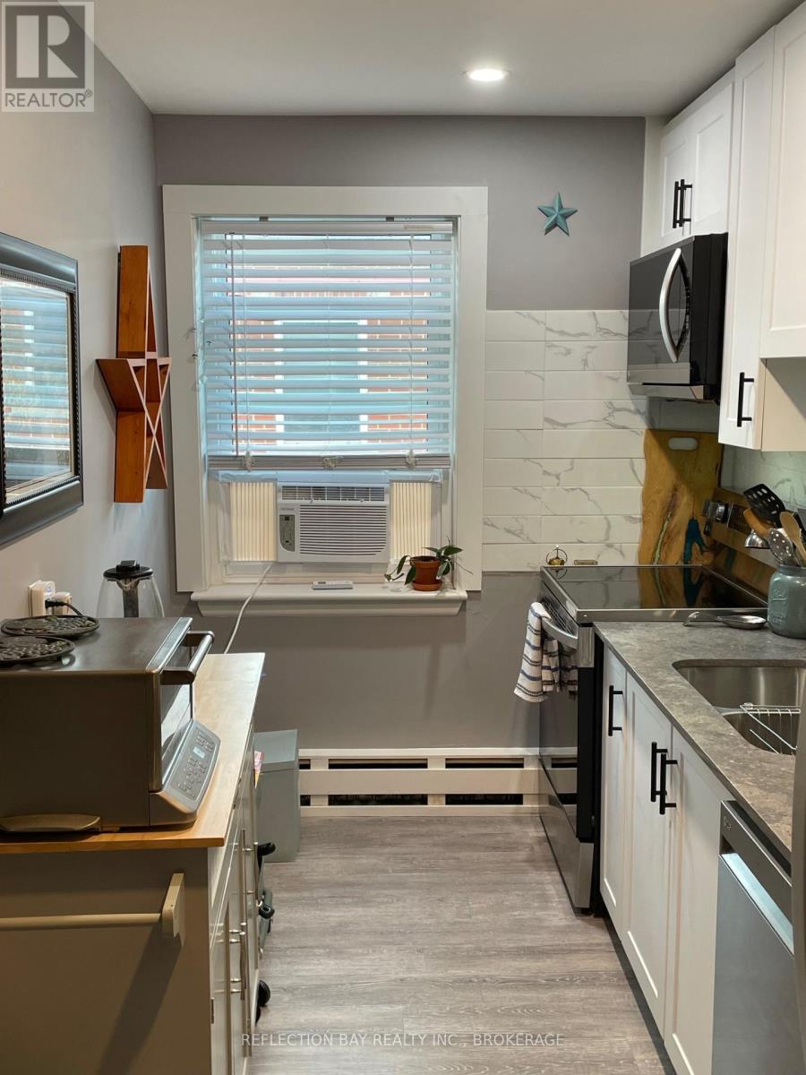 Photo 12 of 8 5 Applewood Avenue, Hamilton ON