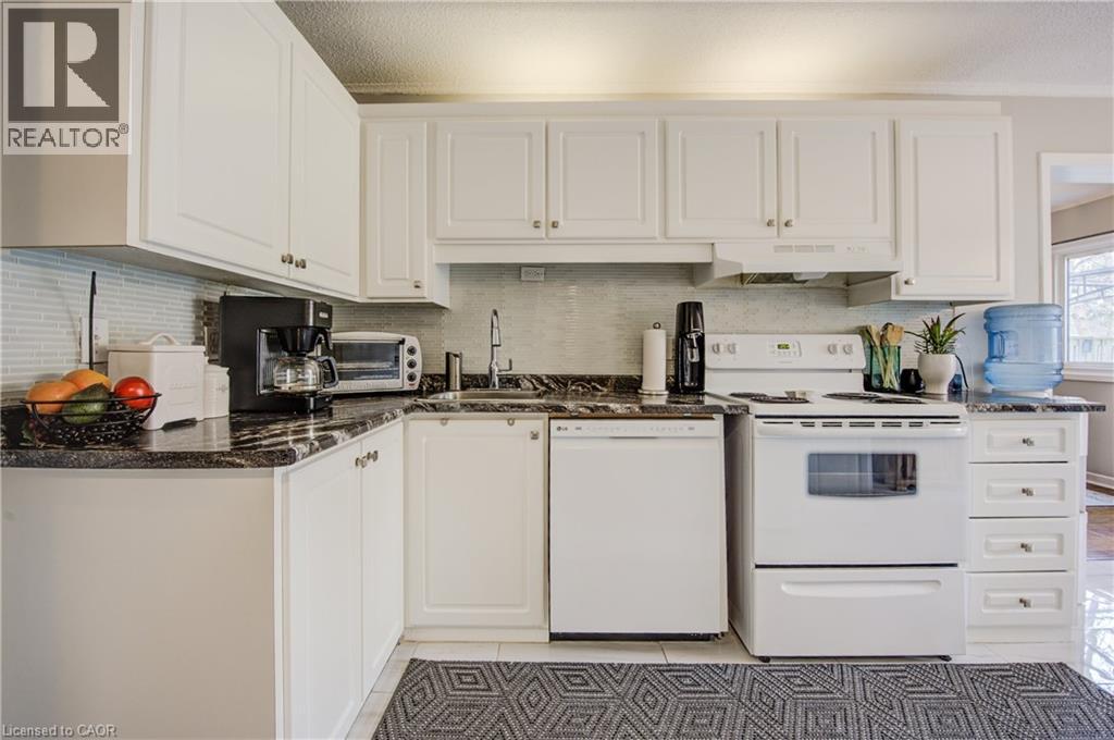Photo 10 of 121 University Avenue E Unit 43, Waterloo ON