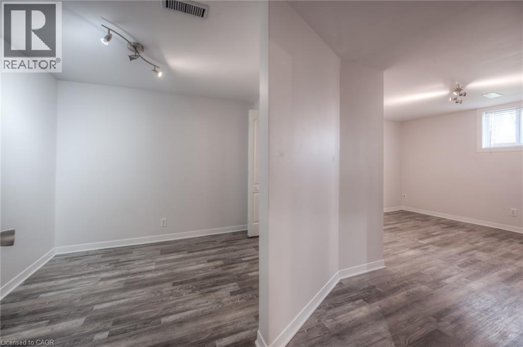 Photo 9 of 57 Kingswood Drive Unit Lower, Kitchener ON