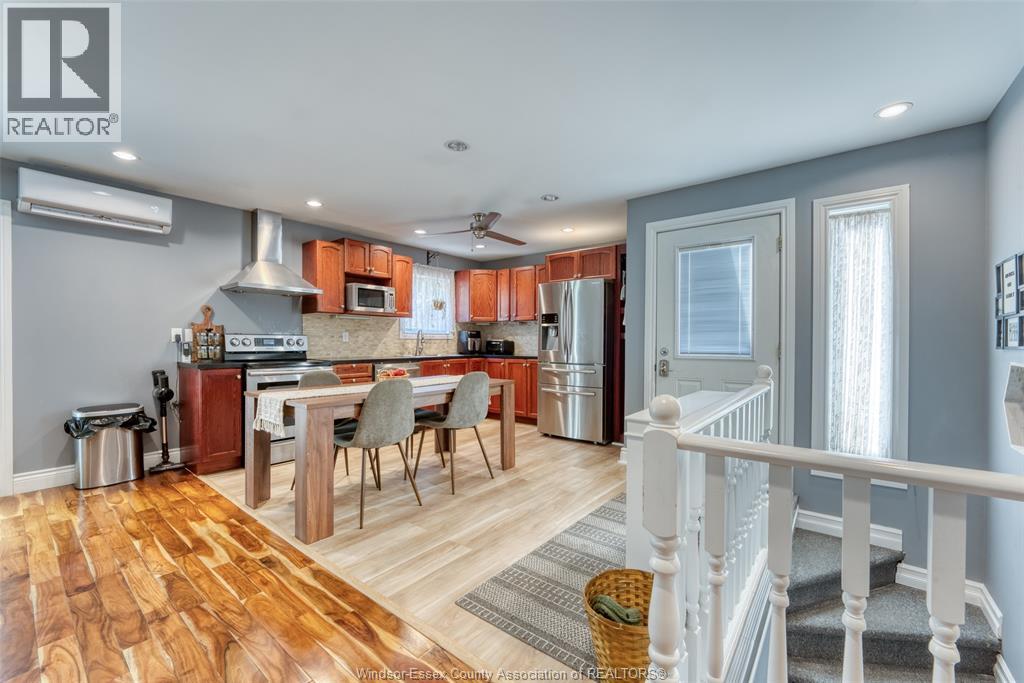 Photo 3 of 8297 Gregory Place, Windsor ON
