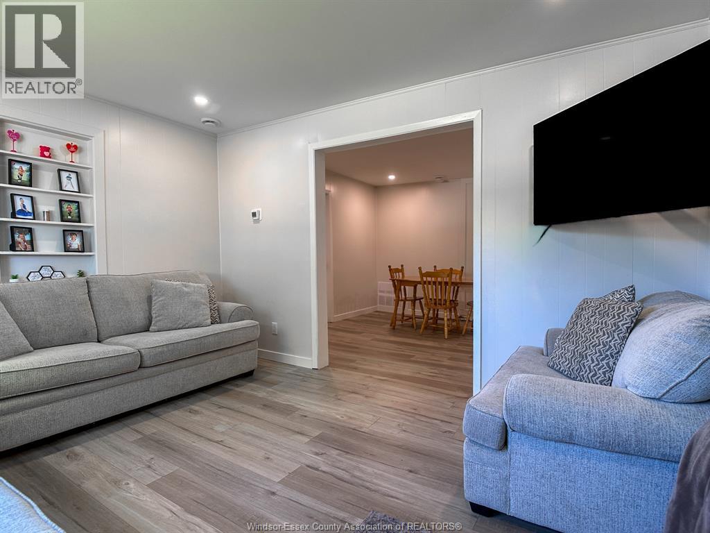 Photo 5 of 100 Wilson Avenue, Essex ON