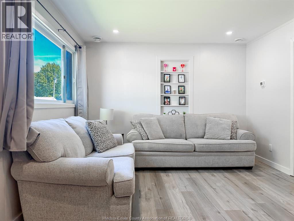 Photo 6 of 100 Wilson Avenue, Essex ON