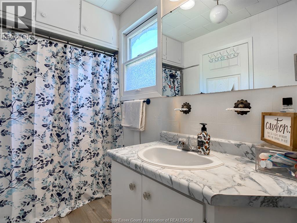 Photo 9 of 100 Wilson Avenue, Essex ON