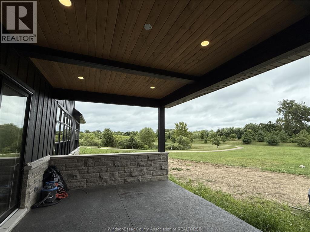 Photo 16 of 38 York, Kingsville ON
