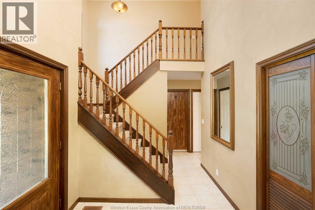 Photo 11 of 34 Cherrywood Avenue, Leamington ON