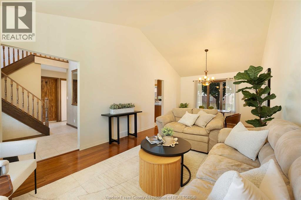 Photo 13 of 34 Cherrywood Avenue, Leamington ON