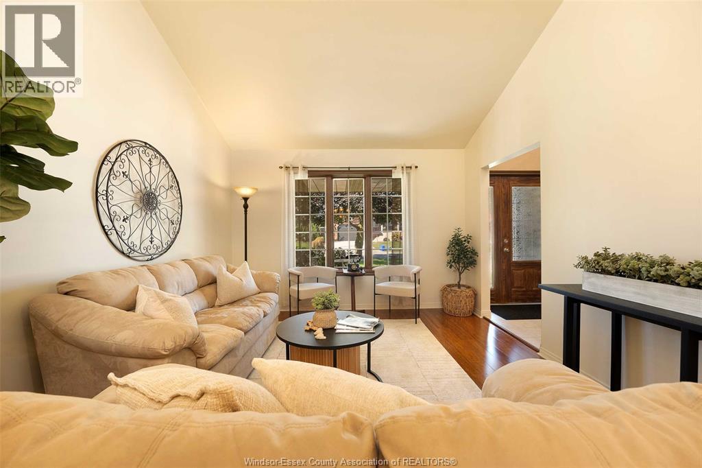 Photo 14 of 34 Cherrywood Avenue, Leamington ON
