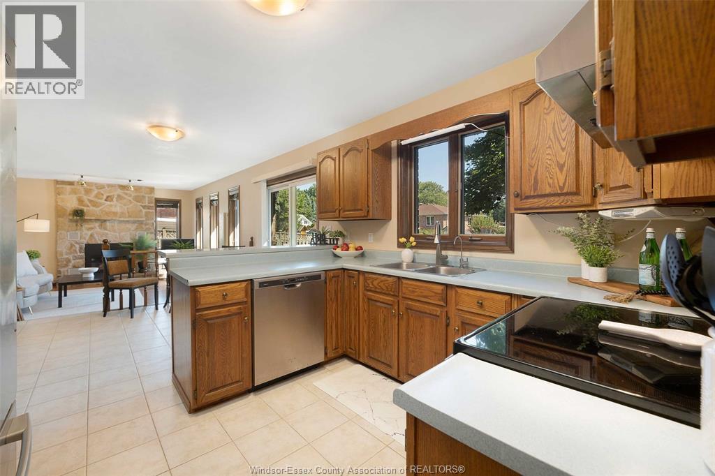 Photo 19 of 34 Cherrywood Avenue, Leamington ON