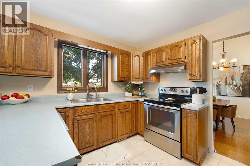 Photo 20 of 34 Cherrywood Avenue, Leamington ON