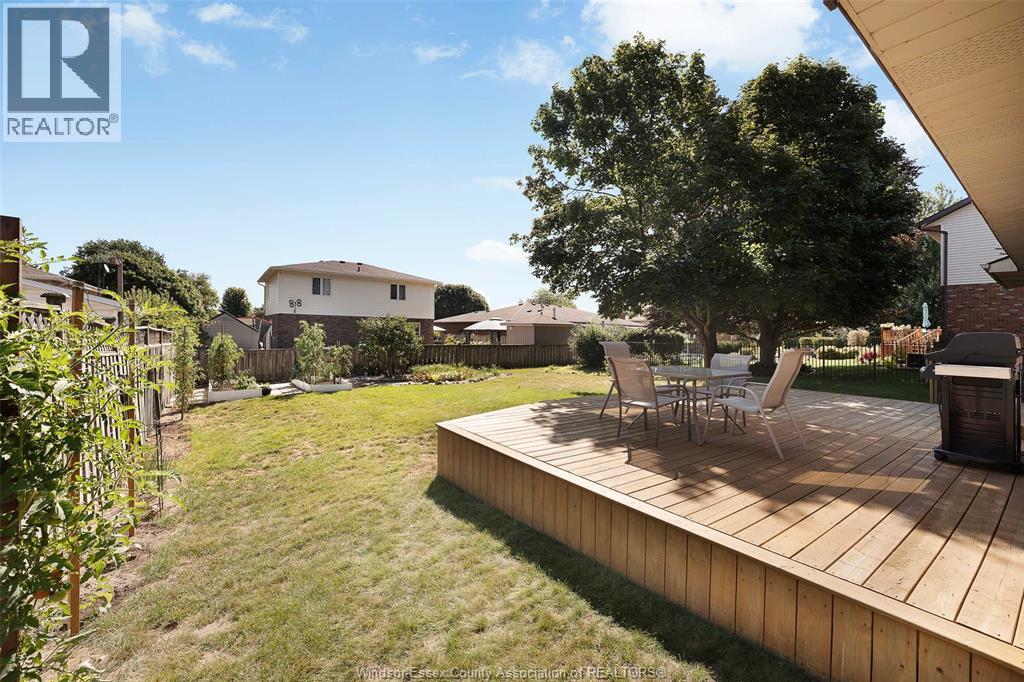 Photo 6 of 34 Cherrywood Avenue, Leamington ON