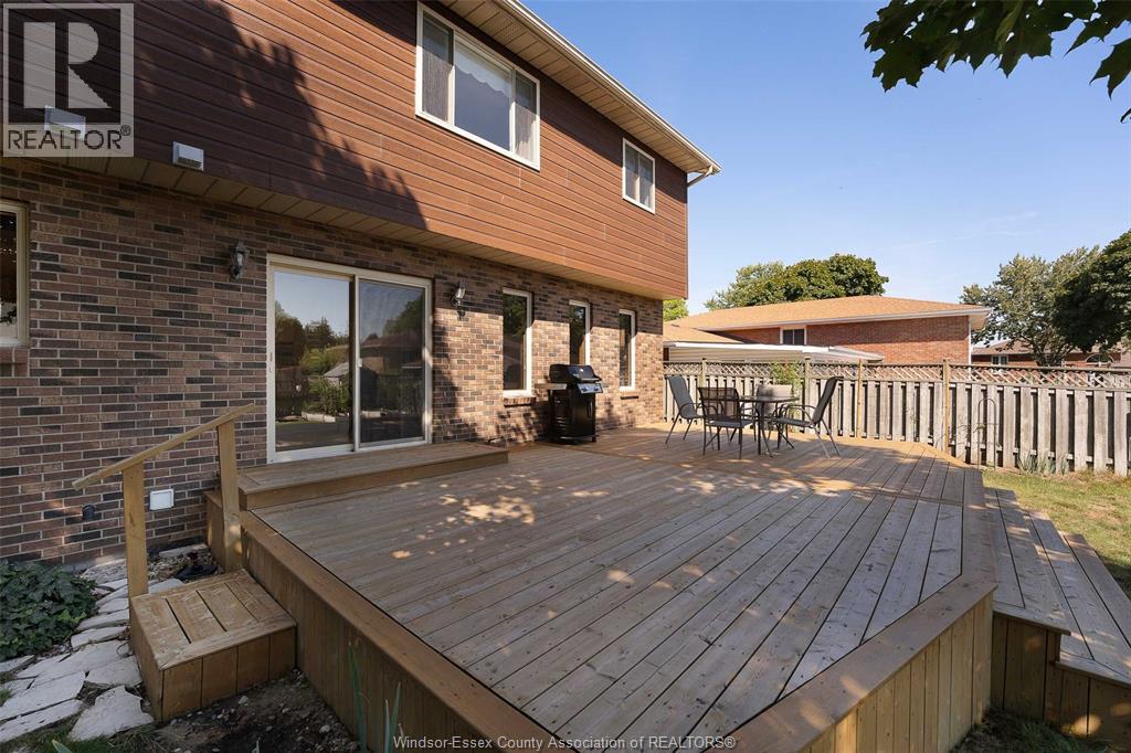 Photo 8 of 34 Cherrywood Avenue, Leamington ON