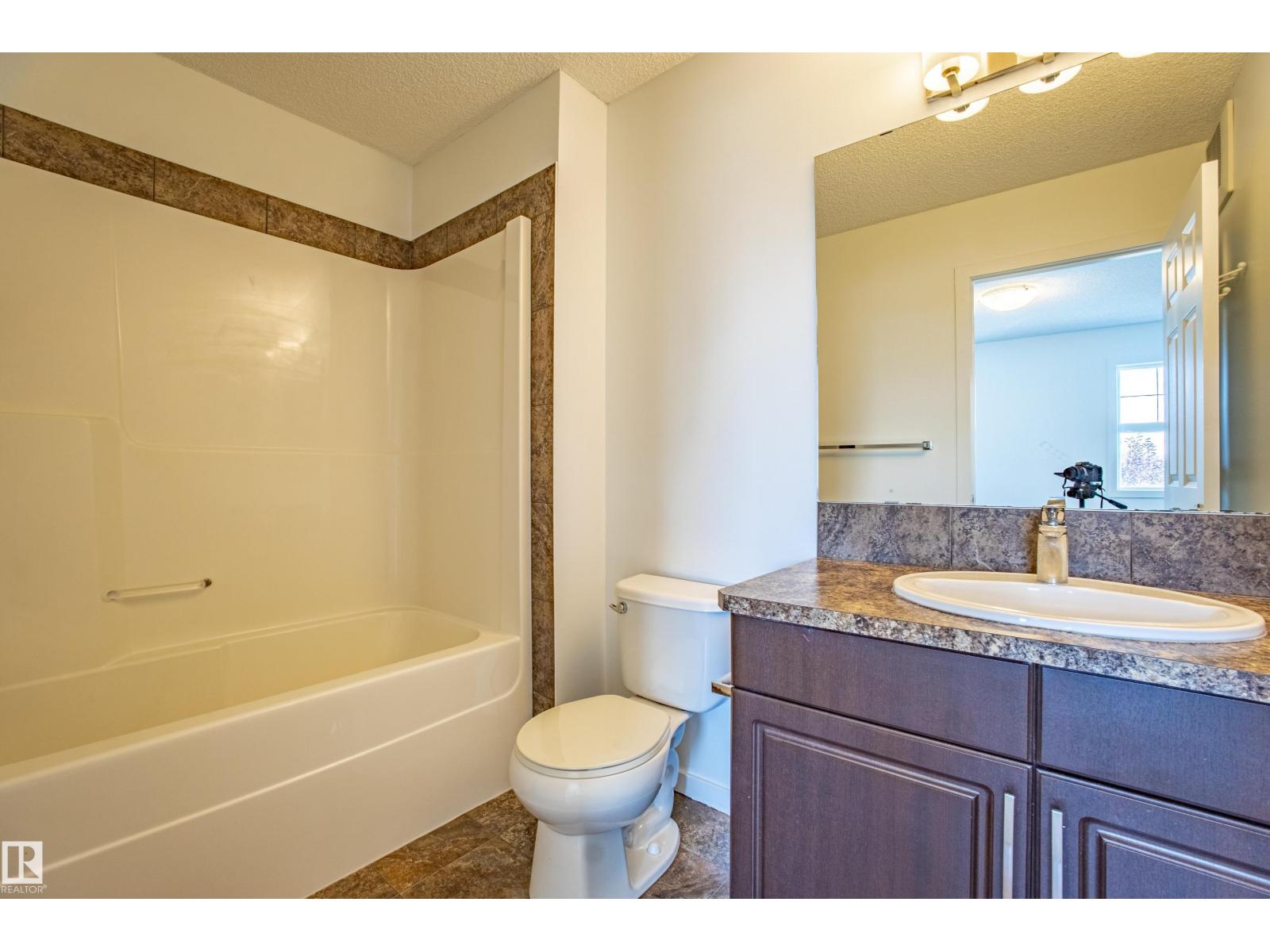 Photo 24 of 4062 Alexander Wy Sw, Edmonton AB
