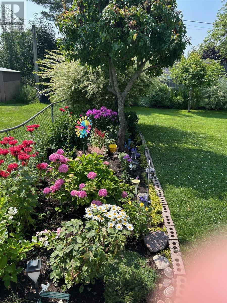 Photo 26 of 35 Montgomery Ave, Sault Ste Marie ON