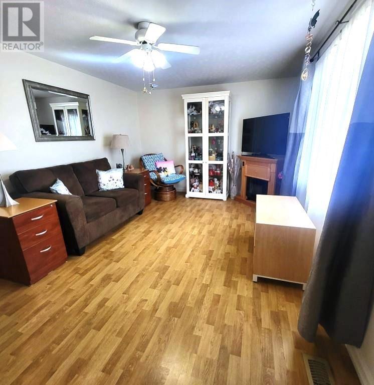 Photo 4 of 35 Montgomery Ave, Sault Ste Marie ON
