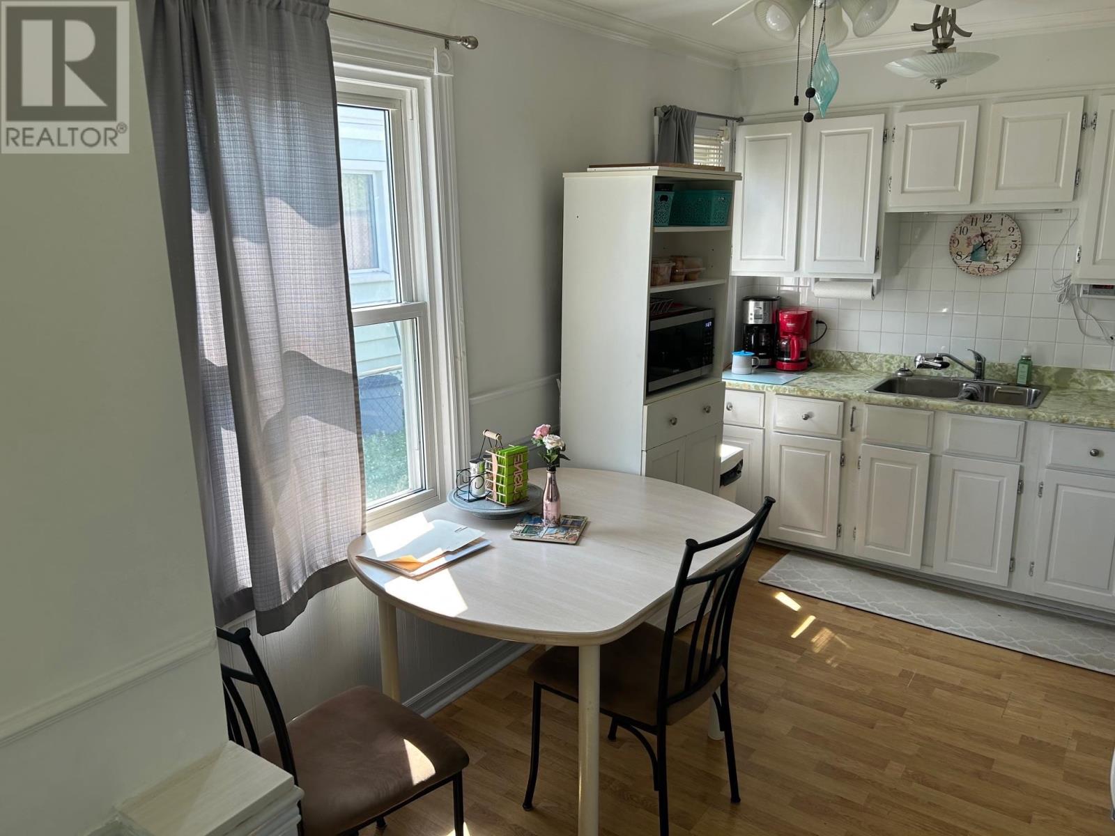 Photo 10 of 35 Montgomery Ave, Sault Ste Marie ON