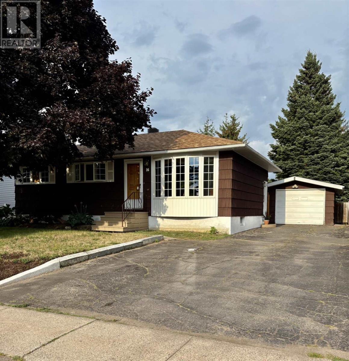 Photo 1 of 16 Lewis Rd, Sault Ste Marie ON