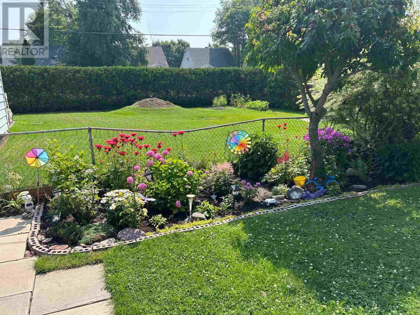 Photo 18 of 35 Montgomery Ave, Sault Ste Marie ON