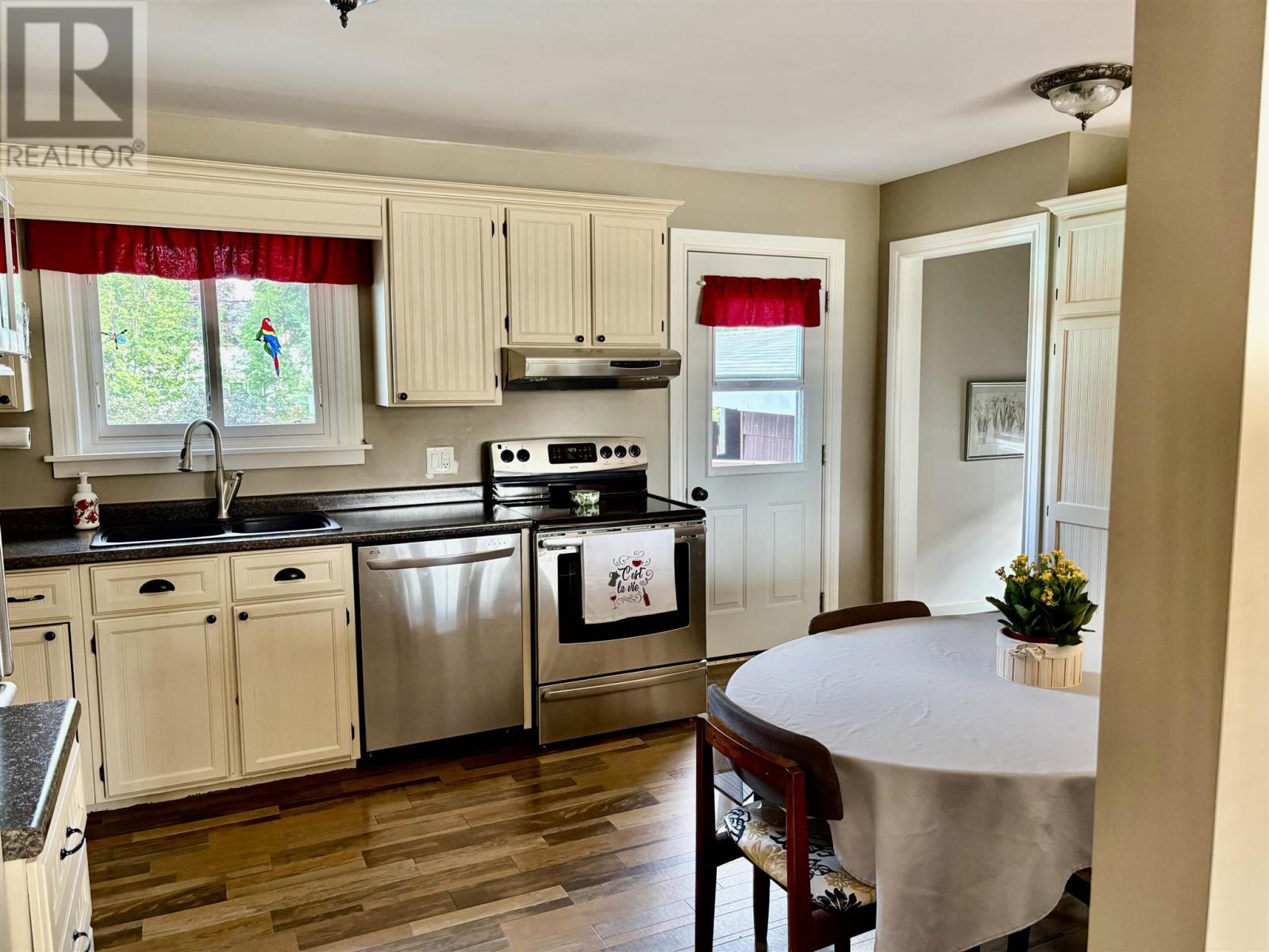 Photo 24 of 16 Lewis Rd, Sault Ste Marie ON