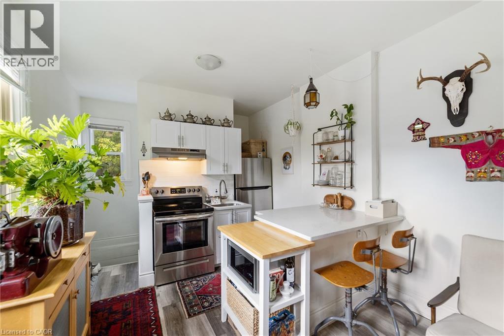 Photo 4 of 188 S Caroline Street S, Hamilton ON