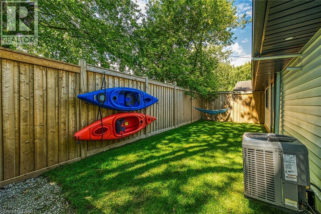 Photo 36 of 19 3rd Street, Selkirk ON