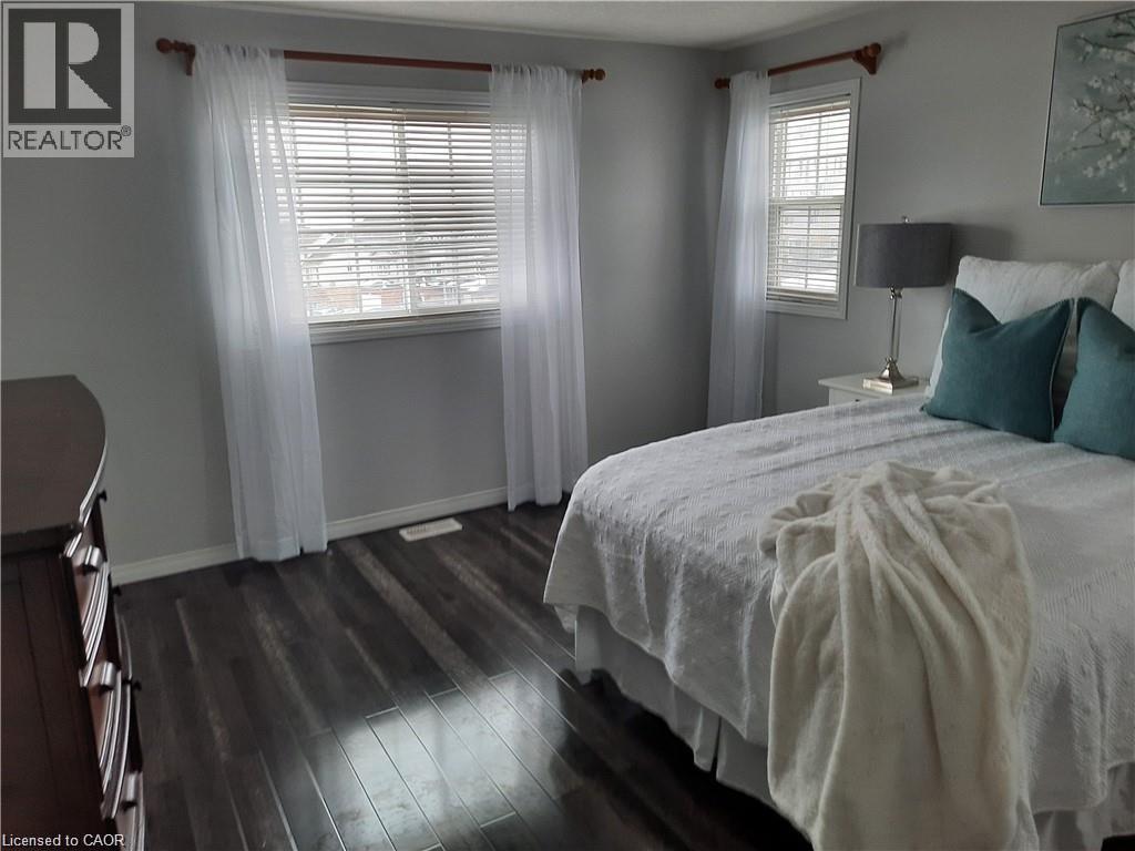 Photo 28 of 500 Snowdrop Court, Kitchener ON