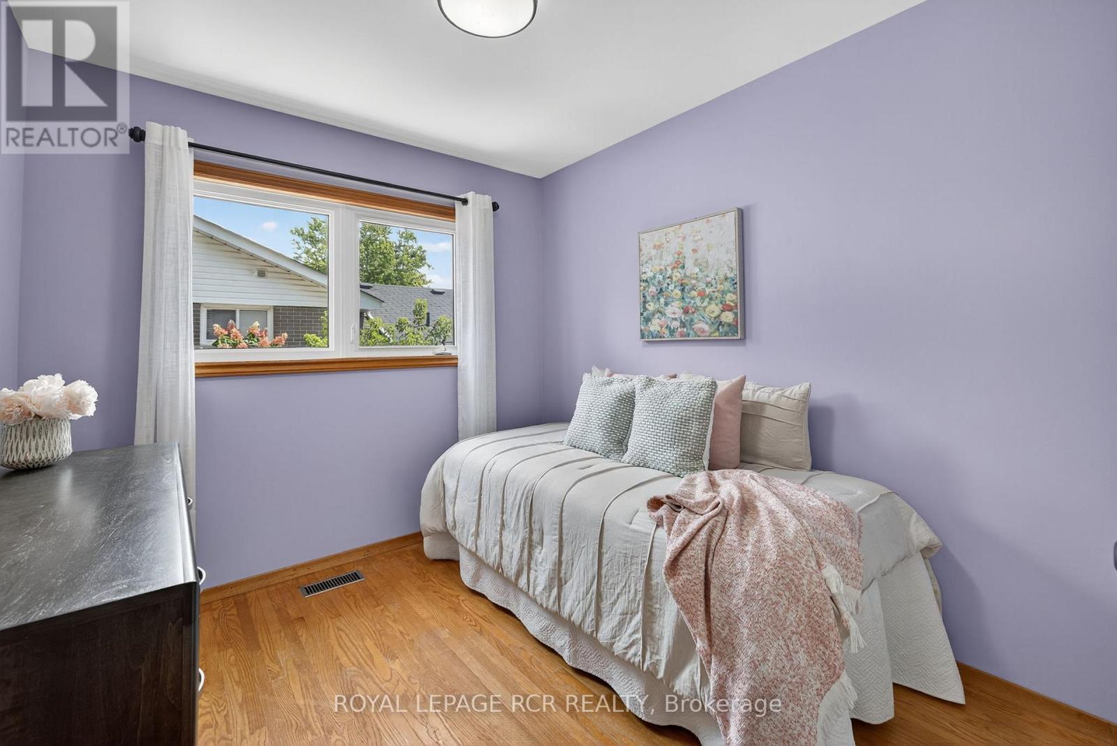 Photo 16 of 217 Zina Street, Orangeville ON