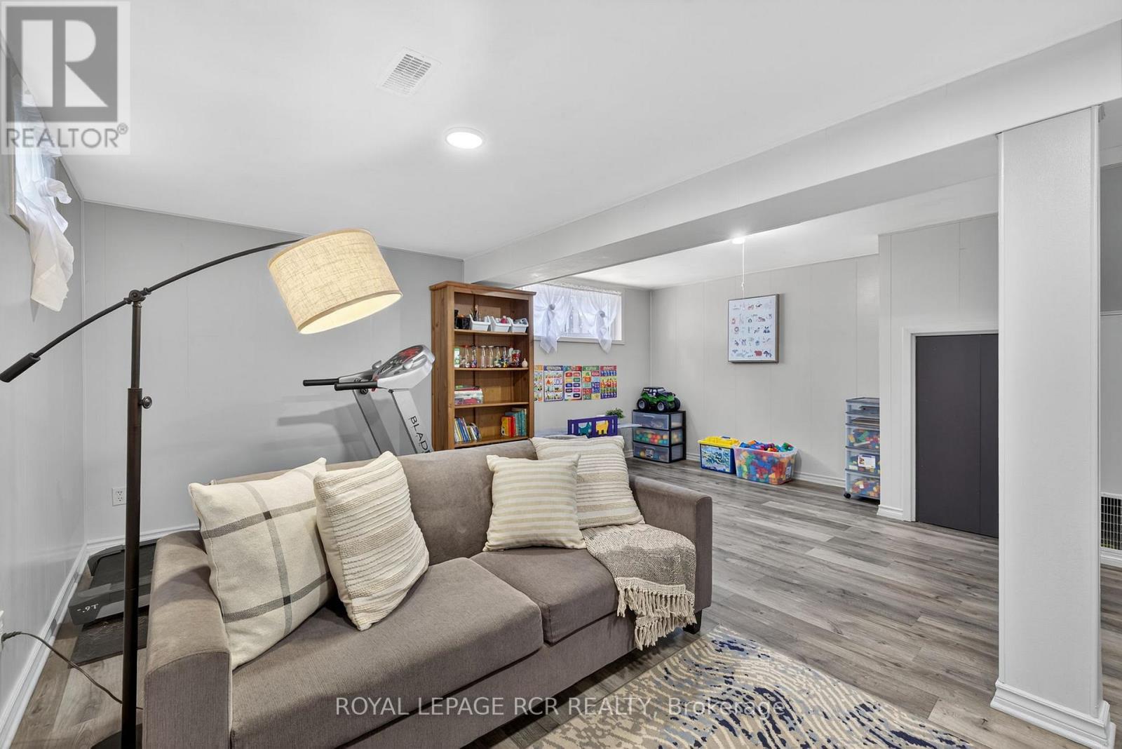 Photo 19 of 217 Zina Street, Orangeville ON