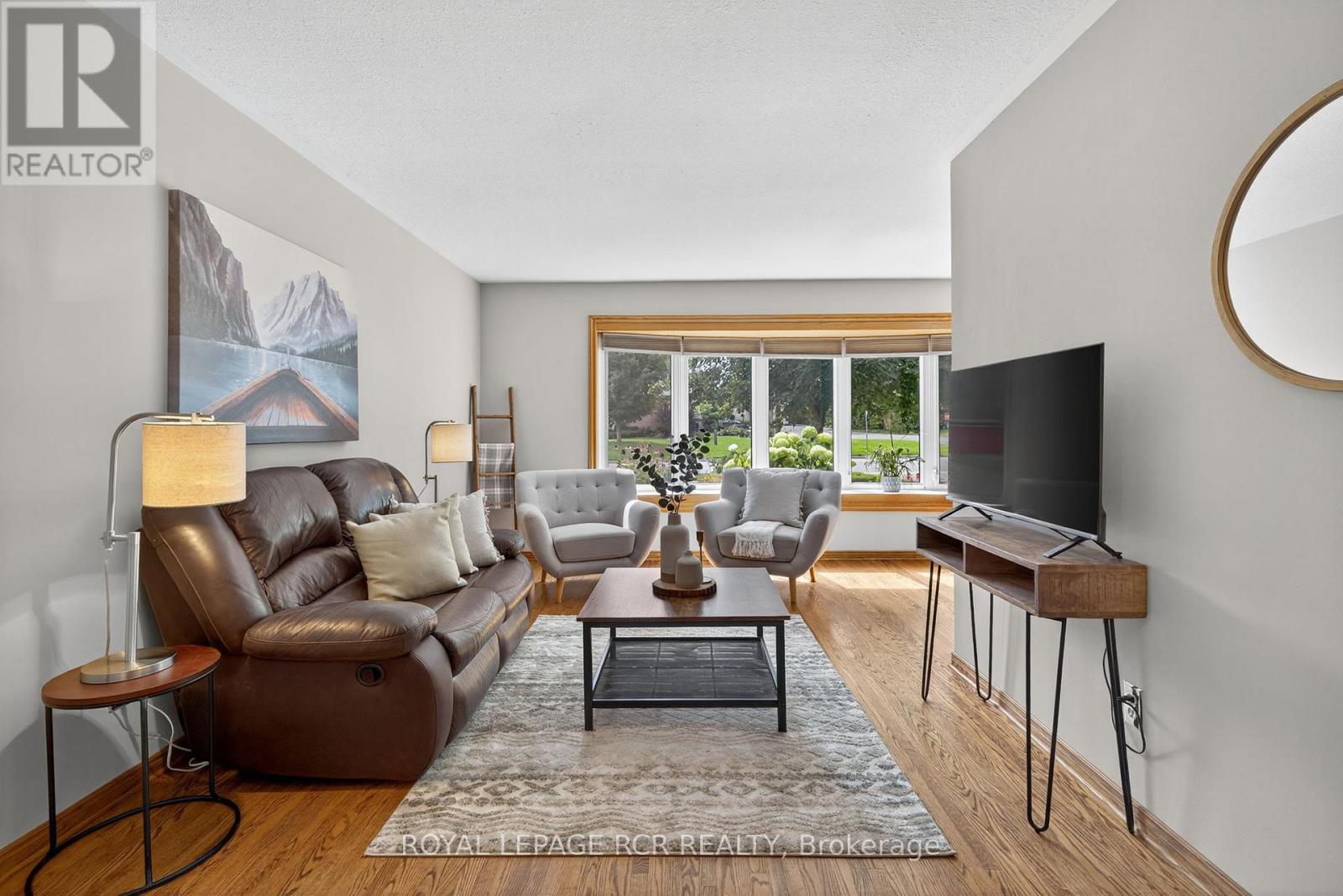 Photo 5 of 217 Zina Street, Orangeville ON