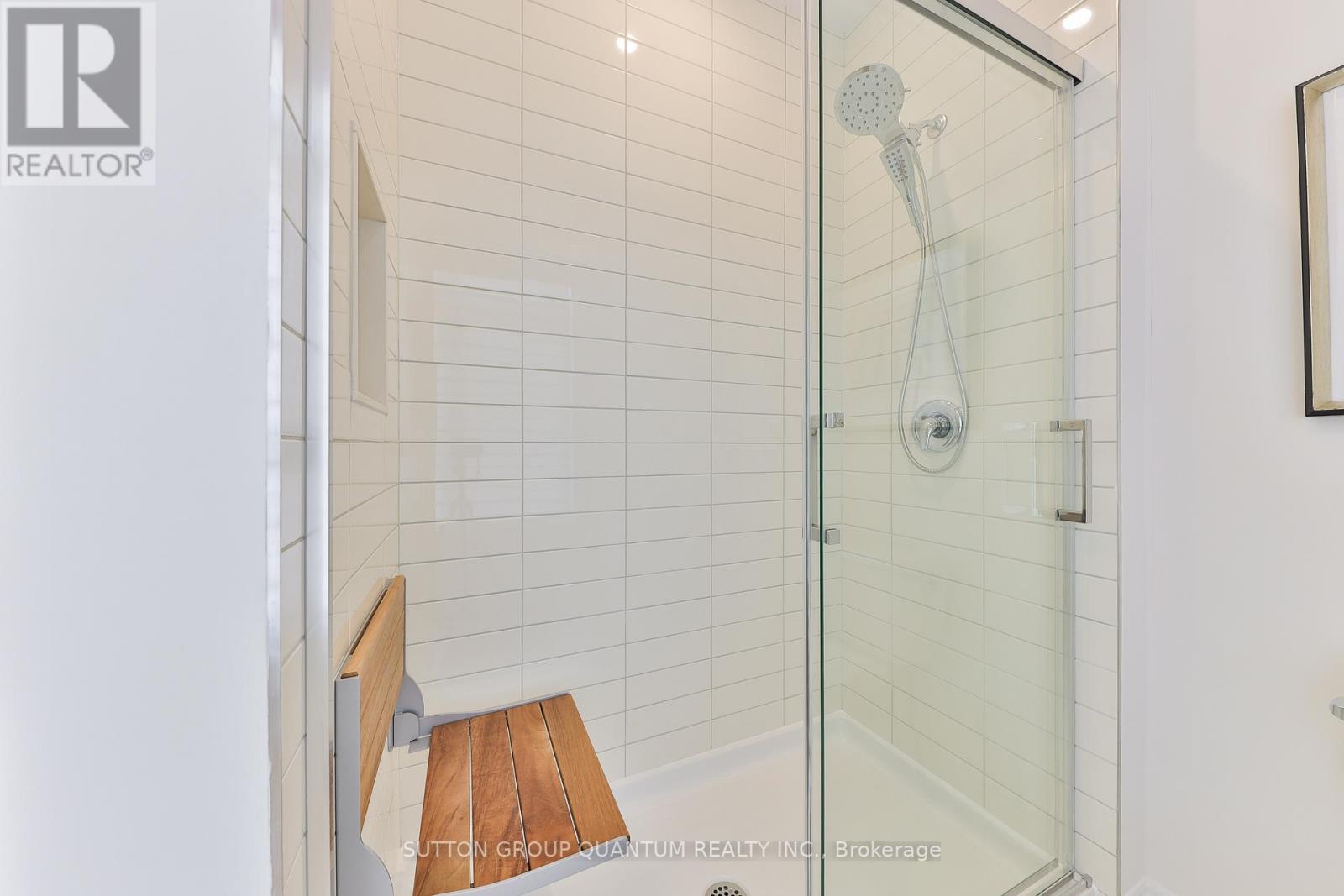 Photo 9 of 2168 Postmaster Drive, Oakville ON