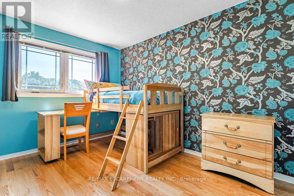 Photo 31 of 3036 Swansea Drive, Oakville ON