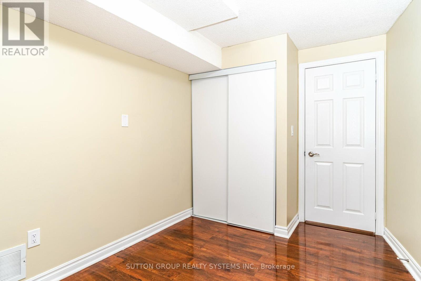 Photo 13 of Lower 8 Poplar Plains Road, Brampton ON