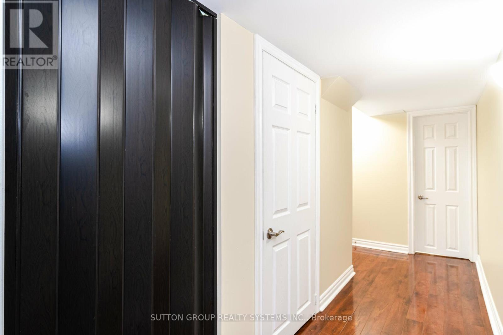 Photo 14 of Lower 8 Poplar Plains Road, Brampton ON