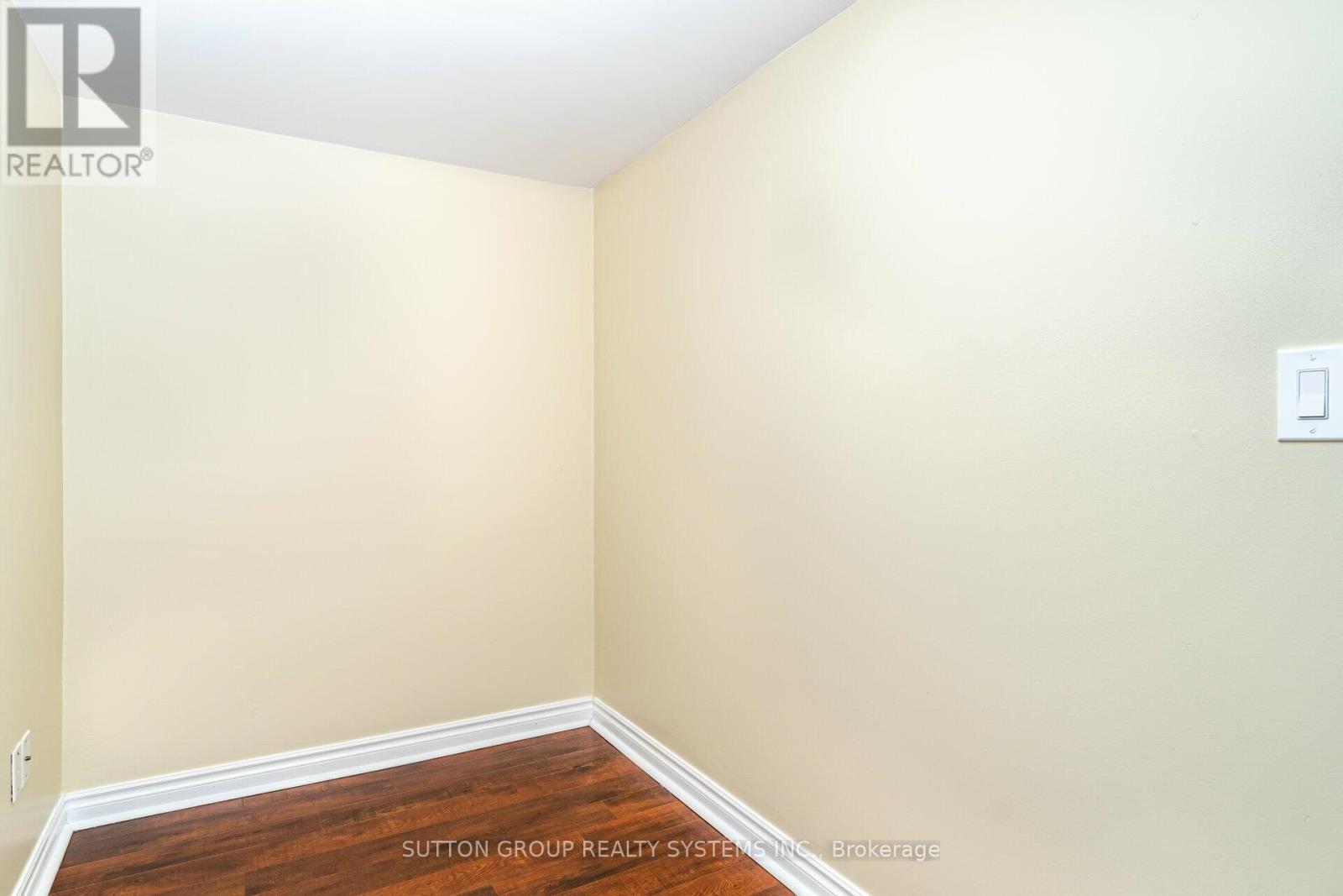 Photo 16 of Lower 8 Poplar Plains Road, Brampton ON