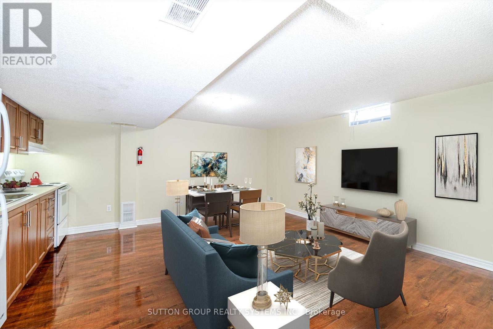 Photo 5 of Lower 8 Poplar Plains Road, Brampton ON