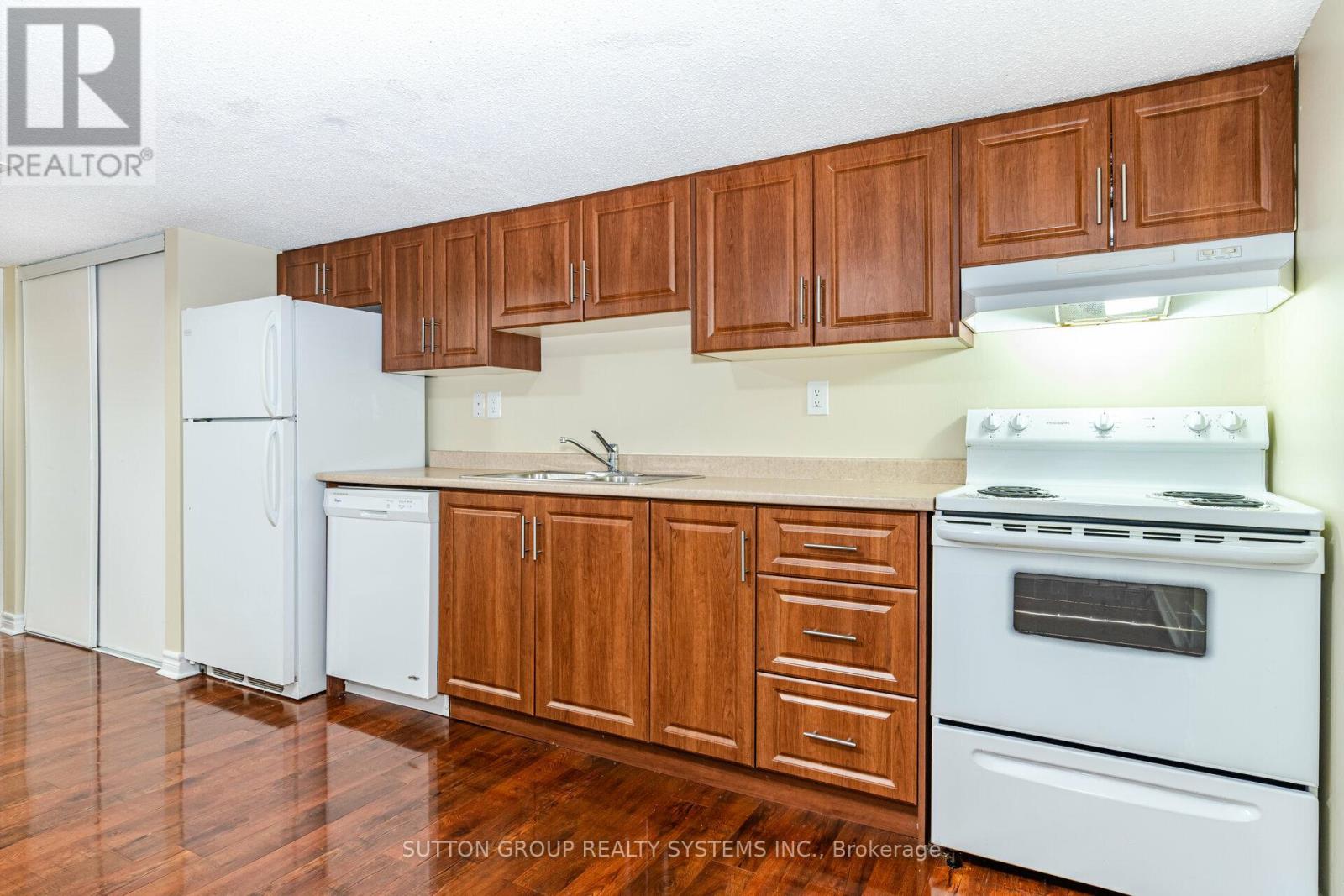 Photo 8 of Lower 8 Poplar Plains Road, Brampton ON
