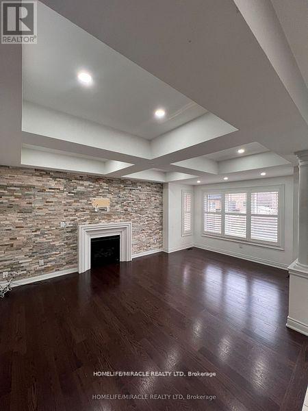 Photo 13 of 8 Arda Crescent, Brampton ON