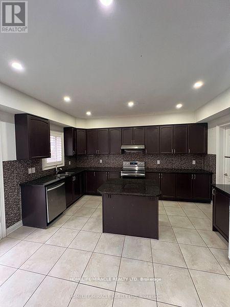Photo 14 of 8 Arda Crescent, Brampton ON
