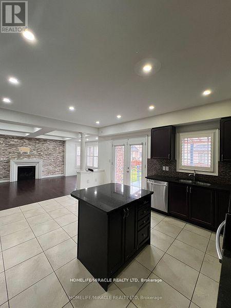 Photo 16 of 8 Arda Crescent, Brampton ON