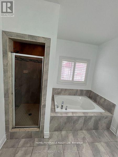 Photo 19 of 8 Arda Crescent, Brampton ON