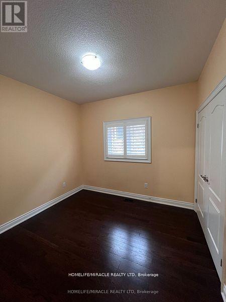 Photo 21 of 8 Arda Crescent, Brampton ON