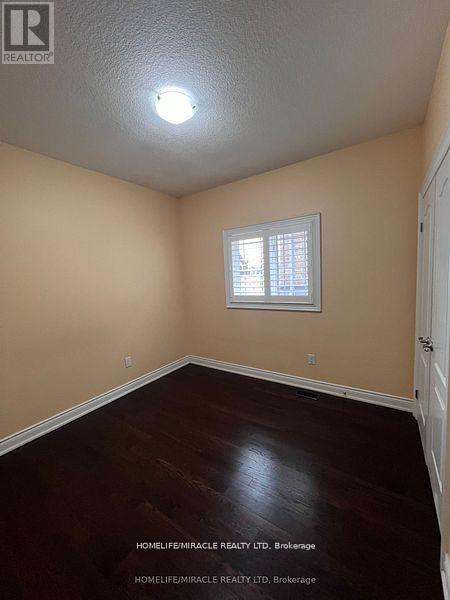 Photo 24 of 8 Arda Crescent, Brampton ON
