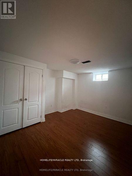 Photo 34 of 8 Arda Crescent, Brampton ON