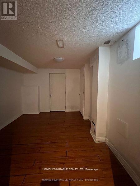 Photo 38 of 8 Arda Crescent, Brampton ON