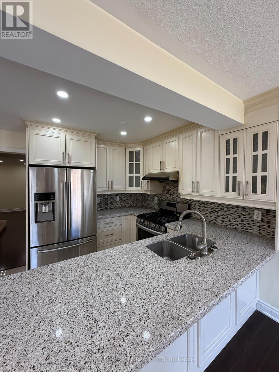 Photo 12 of 19 Garibaldi Drive, Brampton ON